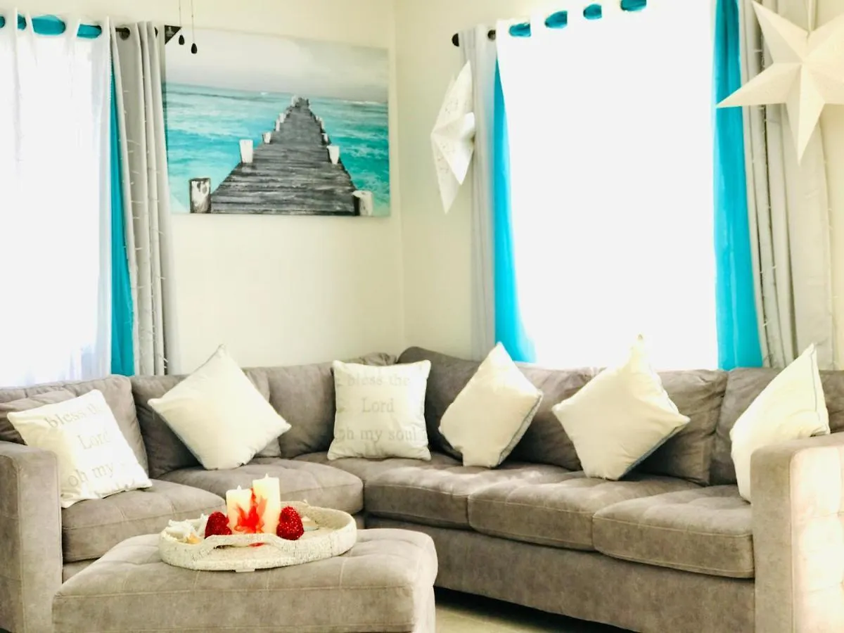 Luxury Villa Salgado Tierras Nuevas Poniente Guest house