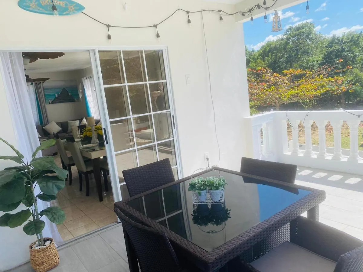 Luxury Villa Salgado Tierras Nuevas Poniente Guest house